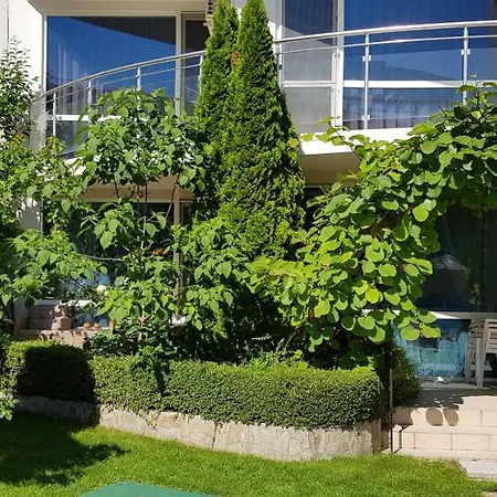 Apartamento With Terrace *